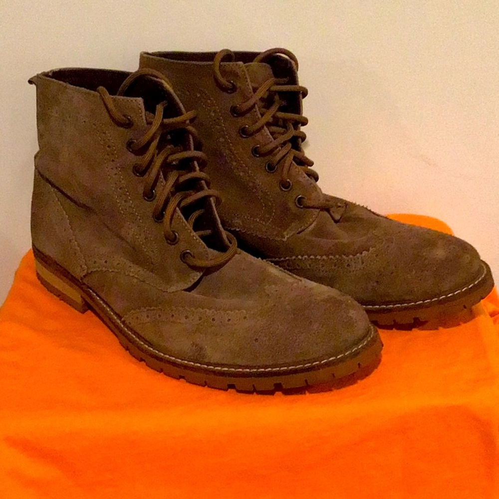 Mens tan suede wingtip boots sz 10.5